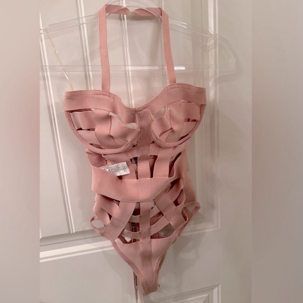 NWT House of CB Gorgeous Bodysuit - Picture 3 of 9